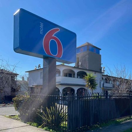 Motel 6 Richmond Ca Civic Center Eksteriør billede